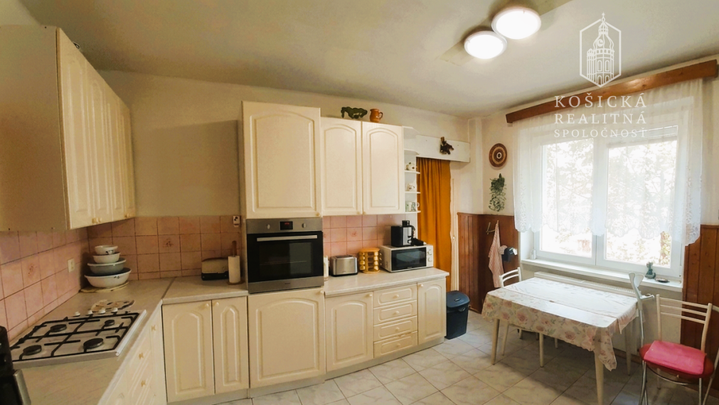 Na predaj - 2,5 izbový byt Komenského Košice