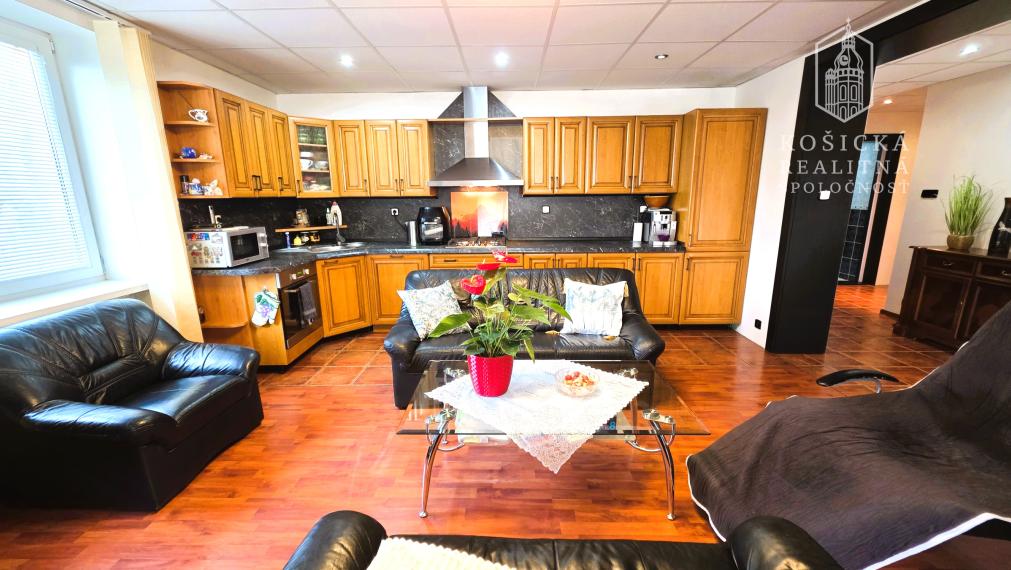 Na predaj Rodinný Dom - Dvorníky Včeláre