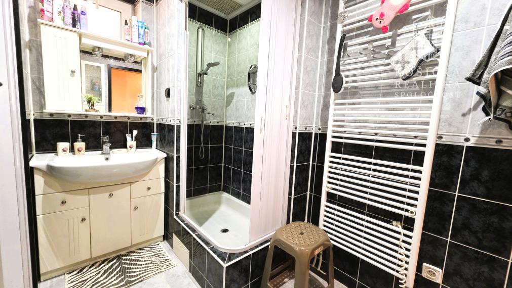 Na predaj Rodinný Dom - Dvorníky Včeláre