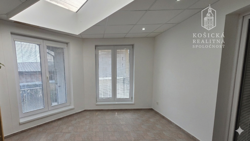 Na predaj Rodinný Dom - Dvorníky Včeláre