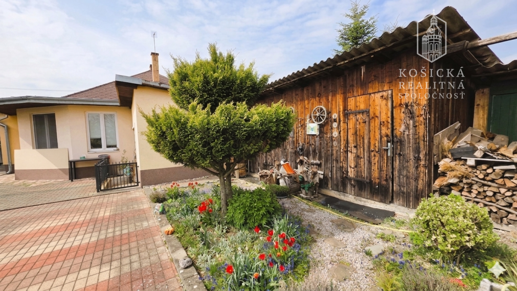 Na predaj Rodinný Dom - Dvorníky Včeláre