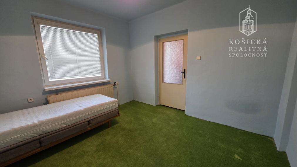 Na predaj - Veľký rodinný dom - Brezina