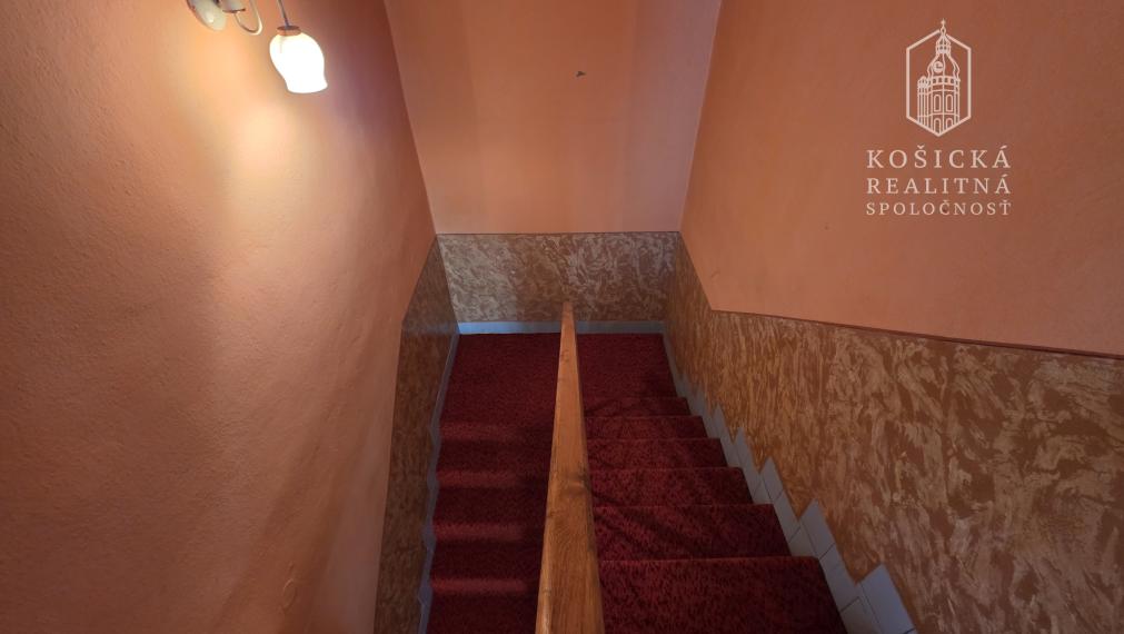 Na predaj - Veľký rodinný dom - Brezina