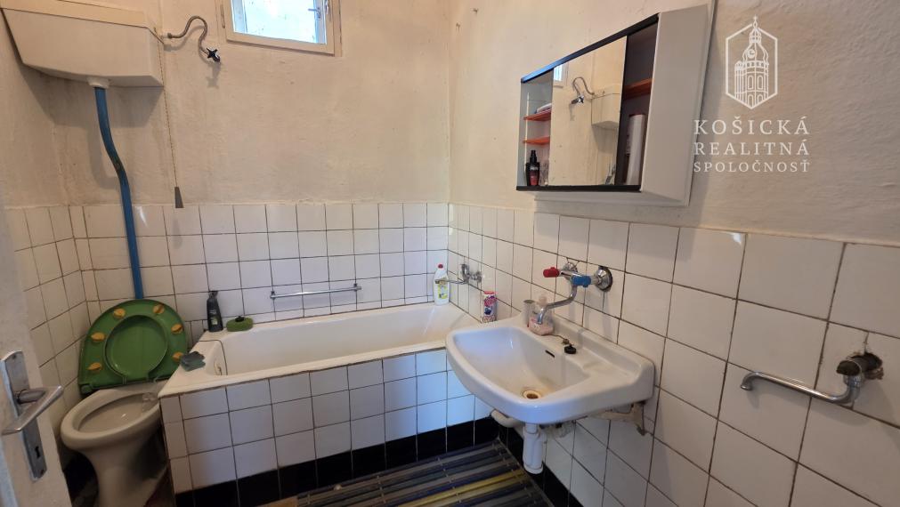 Na predaj - Rodinný dom plus stavebný pozemok Jazvečia Košice Ťahanovce