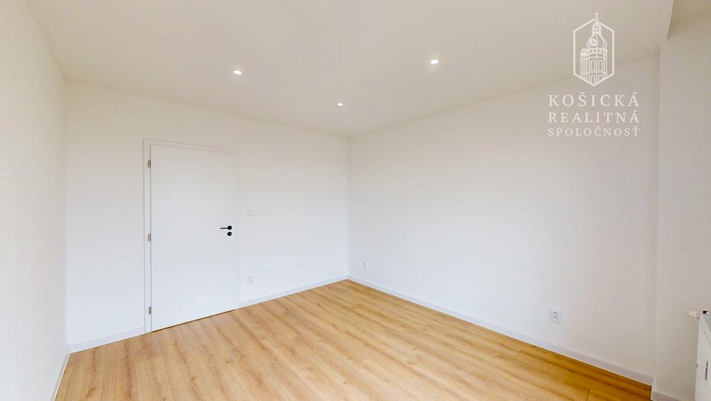 TREBIŠOV | 3-izbový byt | 63 m² | Kompletná rekonštrukcia | Nikdy neužívaný