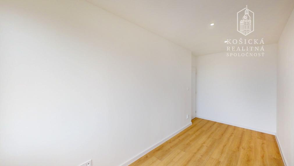 TREBIŠOV | 3-izbový byt | 63 m² | Kompletná rekonštrukcia | Nikdy neužívaný