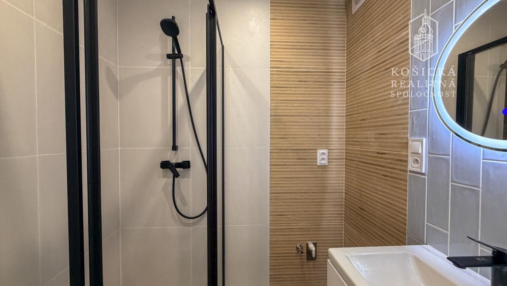 TREBIŠOV | 3-izbový byt | 63 m² | Kompletná rekonštrukcia | Nikdy neužívaný