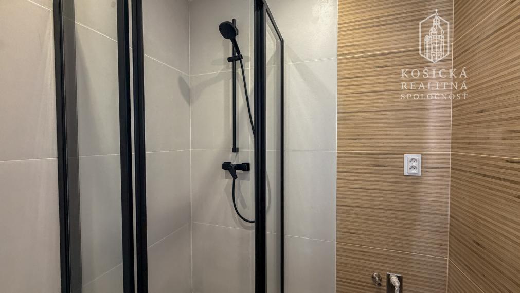 TREBIŠOV | 3-izbový byt | 63 m² | Kompletná rekonštrukcia | Nikdy neužívaný