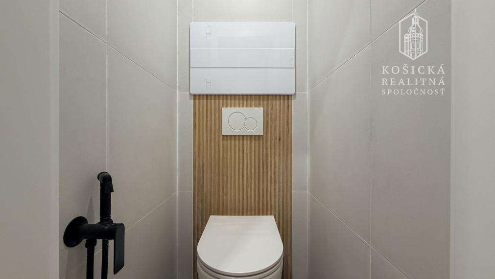 TREBIŠOV | 3-izbový byt | 63 m² | Kompletná rekonštrukcia | Nikdy neužívaný