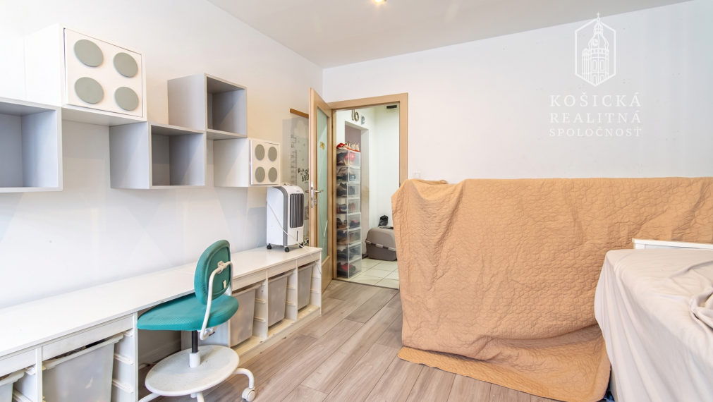 64,5 m², dve loggie a centrum na skok - priestranný 2-izbový byt na Palárikovej