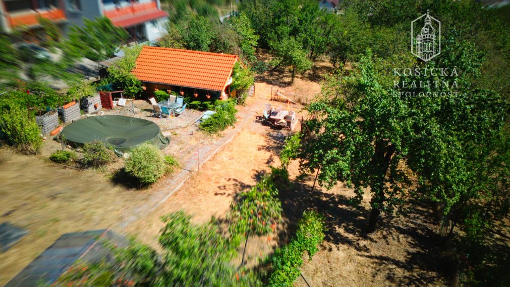 Stavebný pozemok 908 m² + podiel na prístupe na Bystrickej ulici – Košice, Pereš