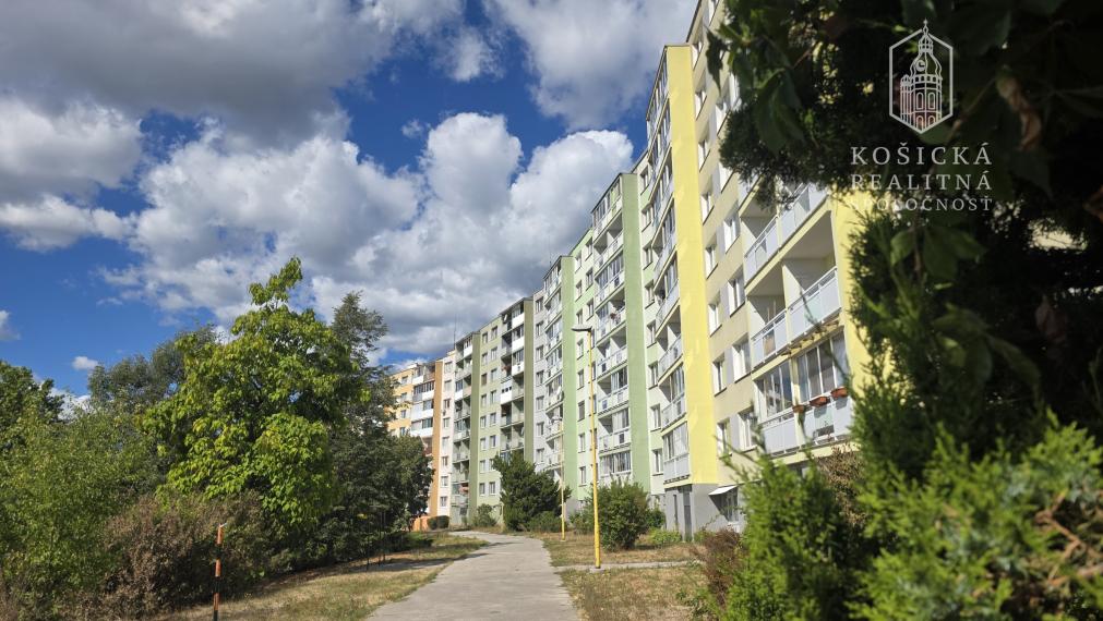 3-IZBOVÝ BYT S LOGGIOU PO REKONŠTRUKCII