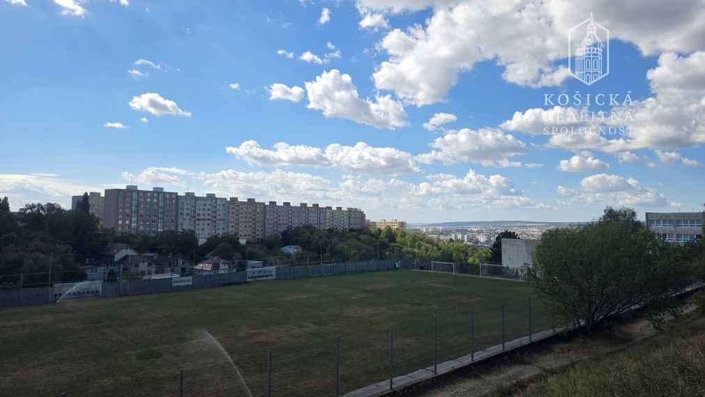 3-IZBOVÝ BYT S LOGGIOU PO REKONŠTRUKCII