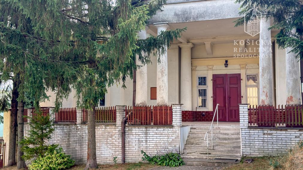 Kúria z prvej polovice 19. storočia v Bretejovciach – miesto s príbehom a výnimočným charakterom