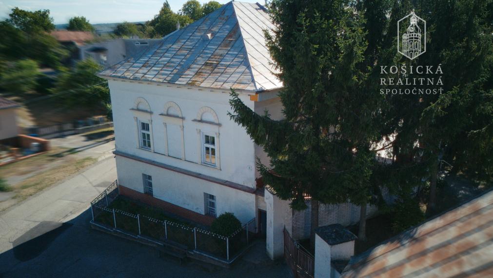 Kúria z prvej polovice 19. storočia v Bretejovciach – miesto s príbehom a výnimočným charakterom