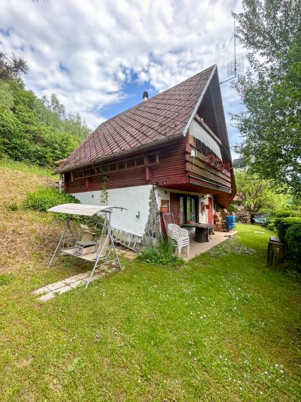 Na predaj útulná rekreačná chata v obľúbenej lokalite Ružín – Zlatník