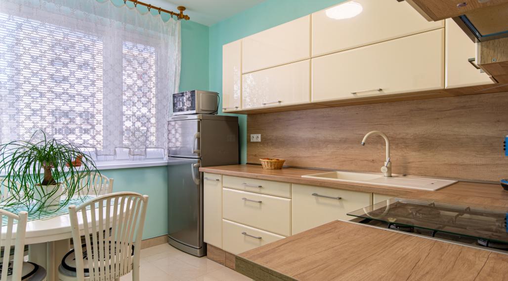 Na predaj: Priestranný 3-izbový byt (pôvodne 4-izbový) – Košice, Sídlisko Ťahanovce, Pekinská ulica