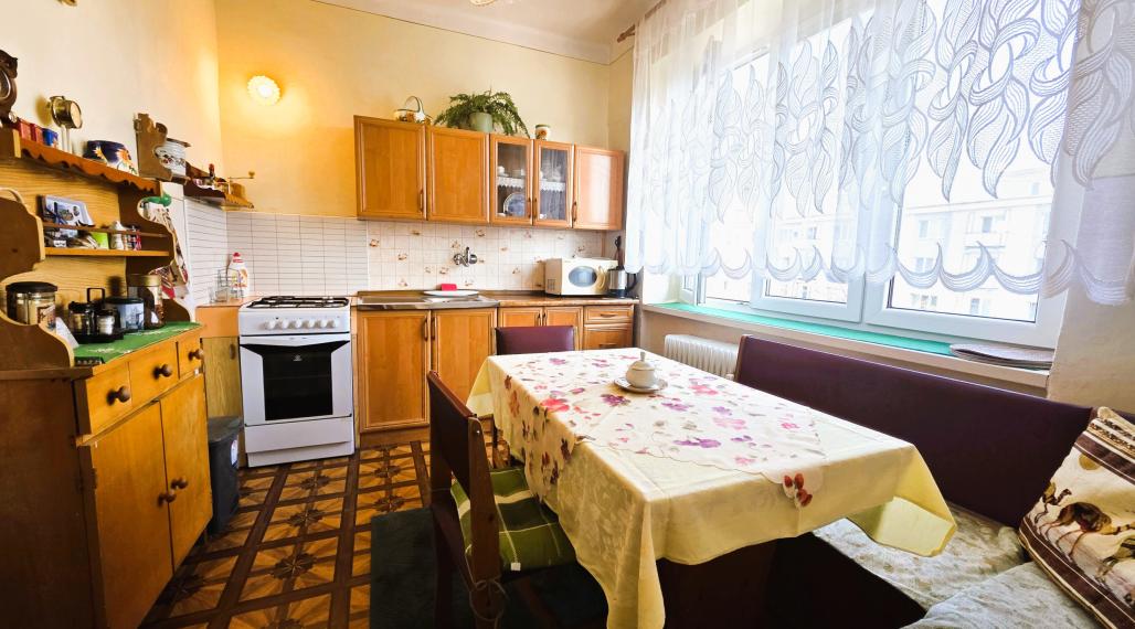 Na predaj - 2 izbový tehlový byt s balkónom - Národná Trieda