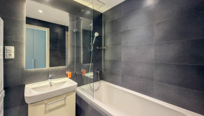 Prenájom - Zariadený 2-izbový byt s veľkým balkónom a garážovým státím v projekte Atrium Living