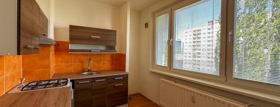 Na prenájom: 2-izbový byt na Palárikovej ulici