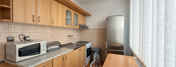 Na prenájom: zariadený 1,5-izbový byt s loggiou – centrum Košíc