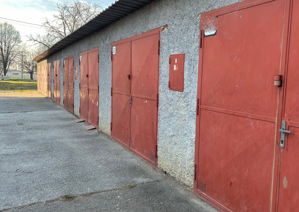 Garáž ul. Oslobodenia, Moldava nad Bodvou, Košice - okolie