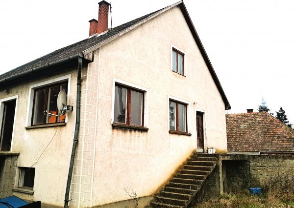 Rodinný dom tichej obci Szemere v Boršodsko-abovsko-zemplínskej župe, Maďarsko