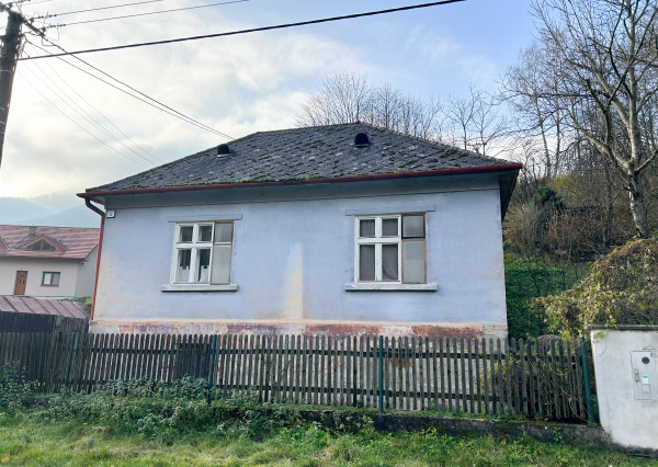 Rodinný dom - chalupa v peknom prostredí v obci Veľká Lodina