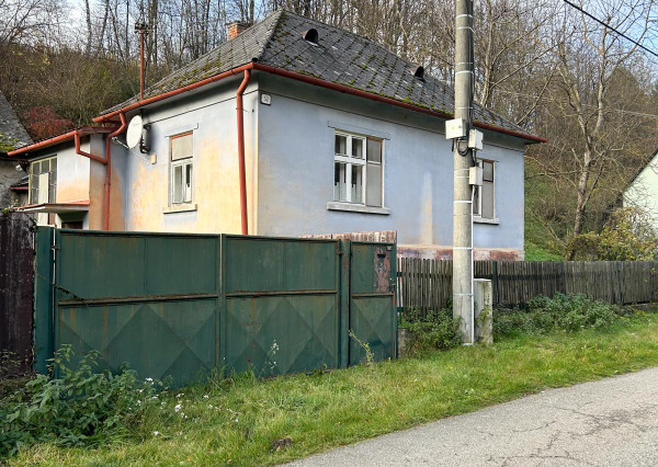 Chalupa - rodinný dom v peknom prostredí v obci Veľká Lodina