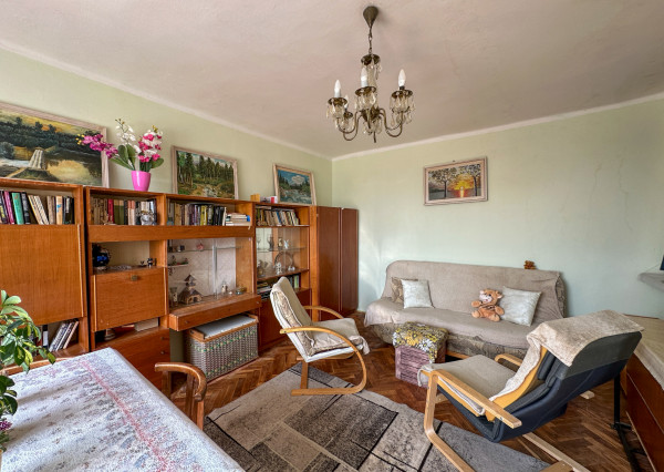Na predaj - 2-izbový tehlový byt s balkónom a nádherným výhľadom na mesto, sídlisko Podhradová