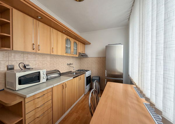 Na prenájom: zariadený 1,5-izbový byt s loggiou – centrum Košíc