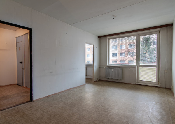 REZERVOVANÉ priestranný 1-izbový byt blízko centra – Floriánska ulica