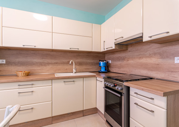 Na predaj: Priestranný 3-izbový byt (pôvodne 4-izbový) – Košice, Sídlisko Ťahanovce, Pekinská ulica