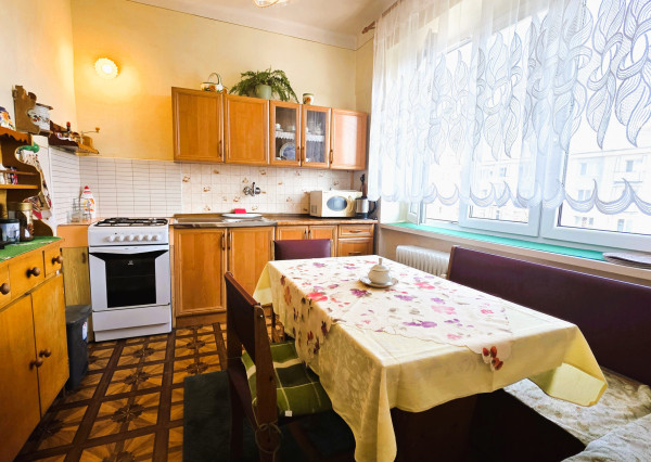 Na predaj - 2 izbový tehlový byt s balkónom - Národná Trieda