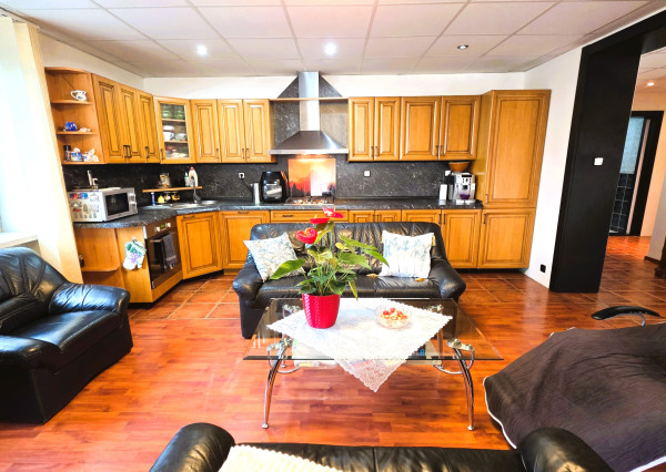 Na predaj Rodinný Dom - Dvorníky Včeláre