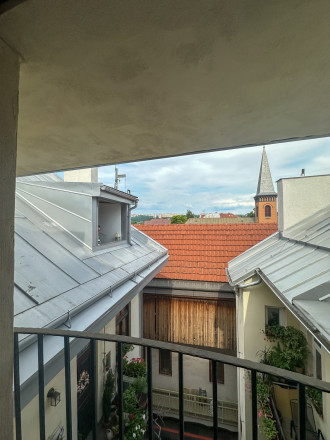 Na predaj: Podkrovný 3-izbový byt s balkónom v historickom centre Košíc – Kováčska ulica - fotografia 25
