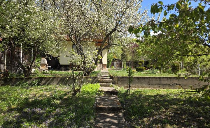 Na Predaj - Murovaná chatka Nižná Hutka - fotografia 8