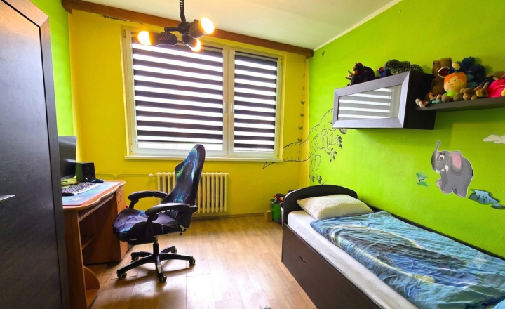 Na Predaj - Veľký 4 izbový byt nám Ľ Štúra Moldava nad Bodvou - fotografia 4