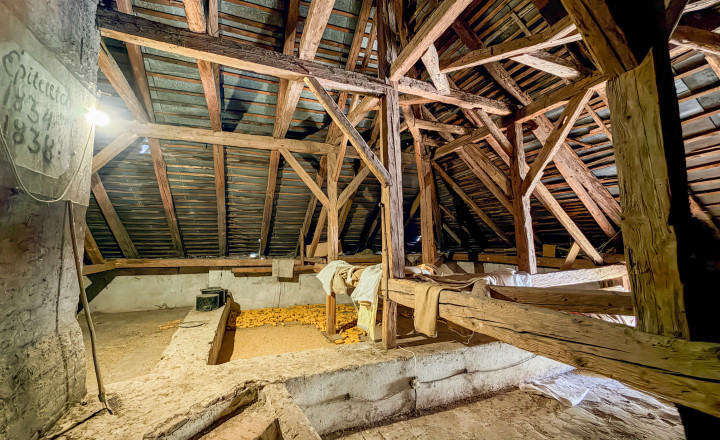 Na predaj - Rodinný dom s historickým nádychom - Bretejovce - fotografia 31