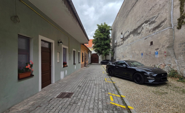Prenájom meštiansky dom Hlavná Košice - fotografia 10