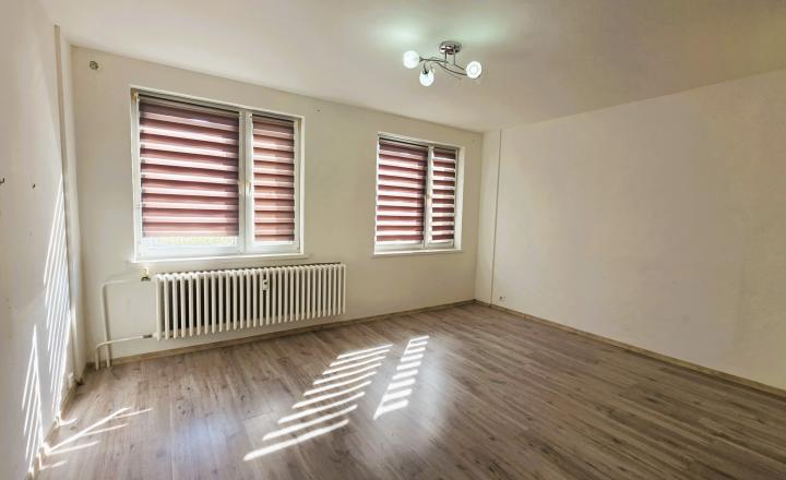 Na Predaj - 3 izbový byt Komenského Trebišov - fotografia 3