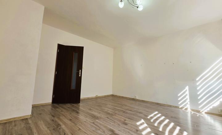 Na Predaj - 3 izbový byt Komenského Trebišov - fotografia 4