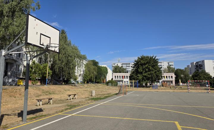 Na Predaj - 3 izbový byt Komenského Trebišov - fotografia 12