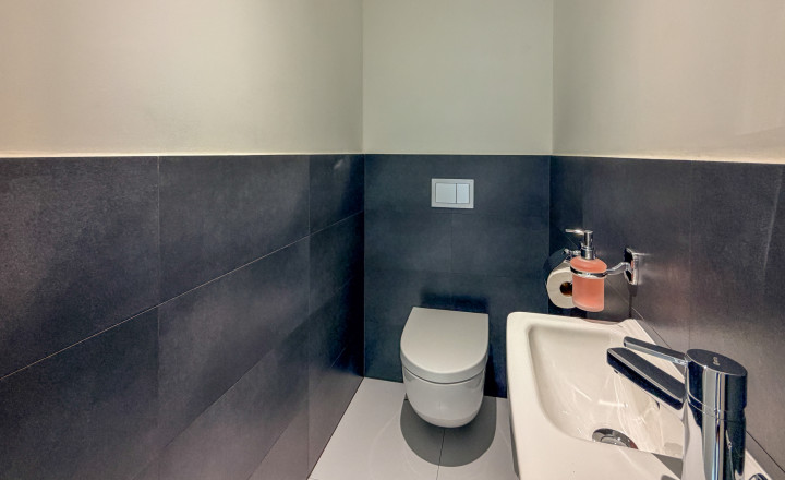 Prenájom - Zariadený 2-izbový byt s veľkým balkónom a garážovým státím v projekte Atrium Living - fotografia 17